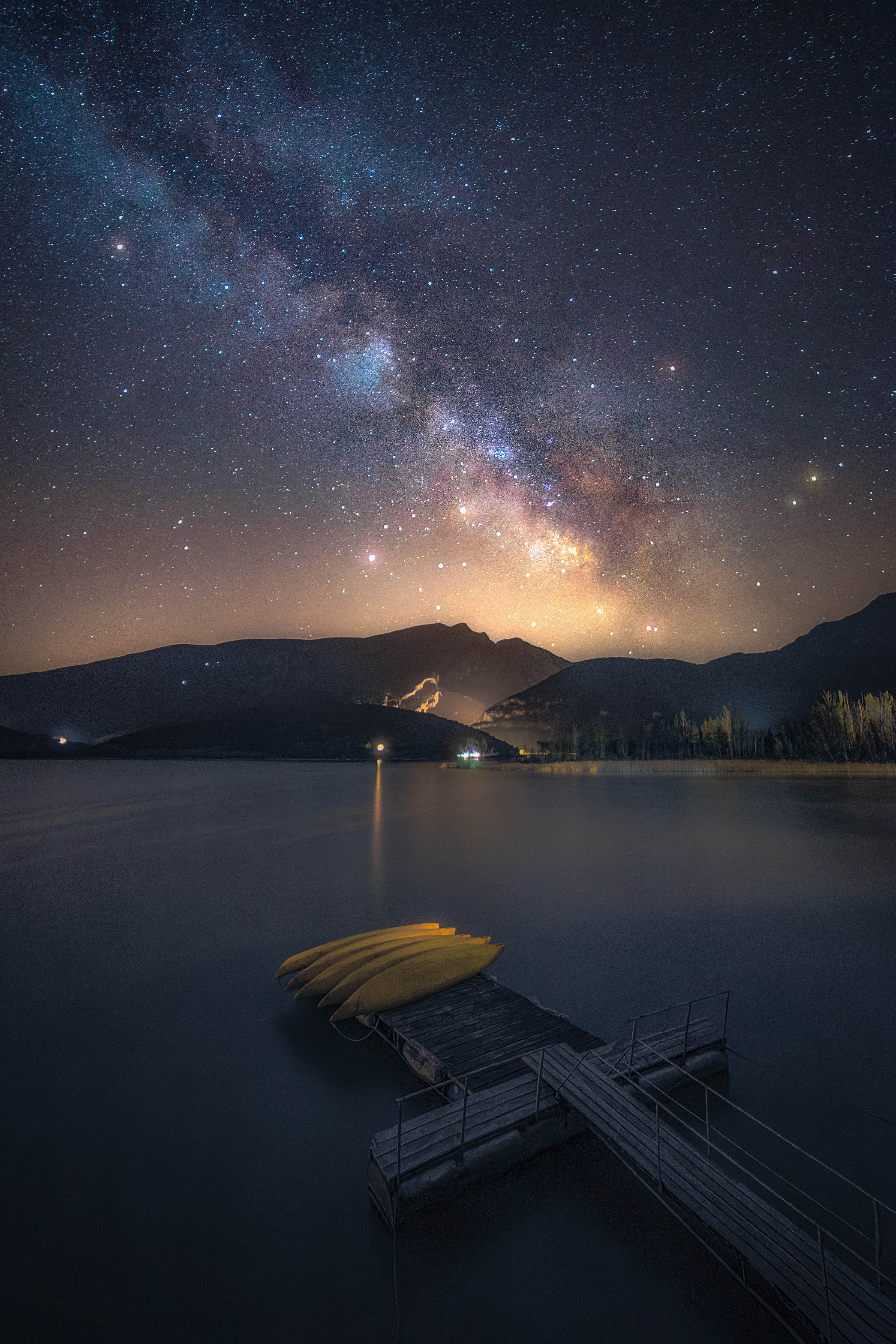 Waiting for Sailing in the Starry Night